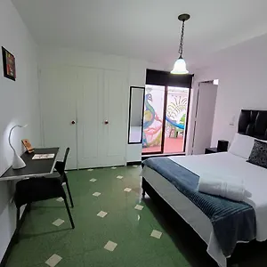 https://moradia-laureles.colombiamedellinhotels.com